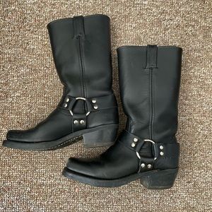 SIZE 6.5M HARNESS 12R FRYE BOOTS 🖤